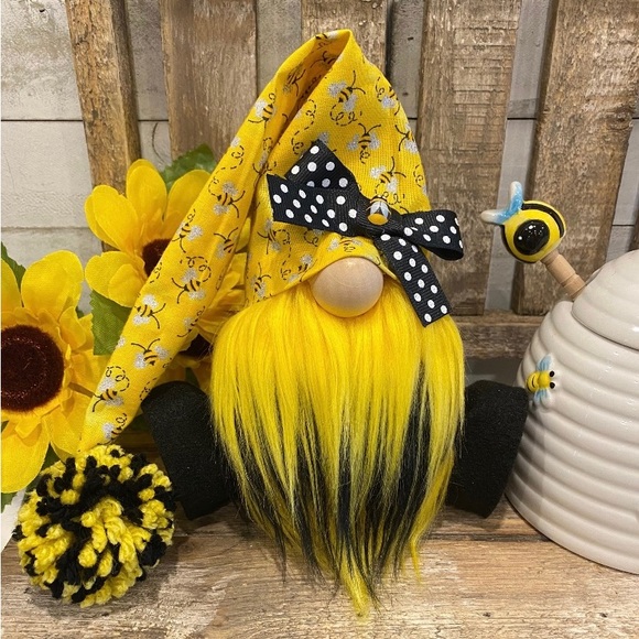 🐝Bee Gnome, Bee Decor, Tiered Tray Decor, Summer Decor, Bumblebee - Picture 1 of 4